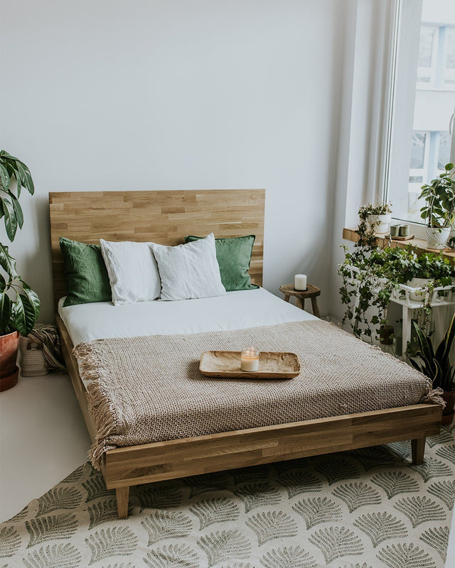 Łóżko drewniane z litego dębu w naturalnym rustykalnym stylu 1
