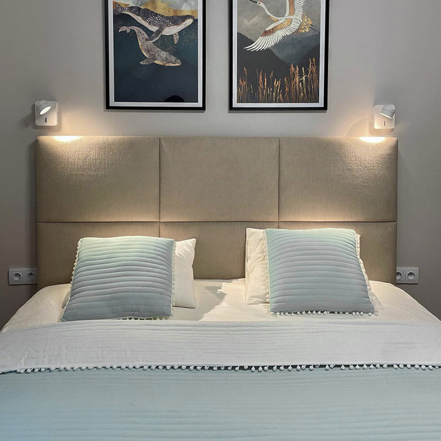 Łóżko z zagłówkiem z paneli tapicerowanych do sypialni w stylu glamour boho 8