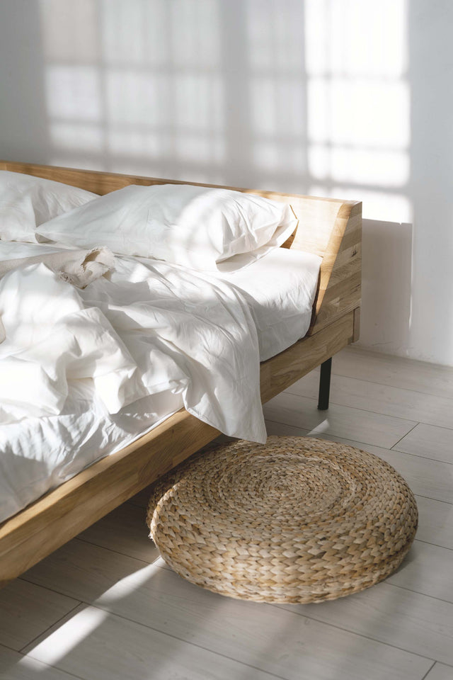 łóżko-japandi-drewniane